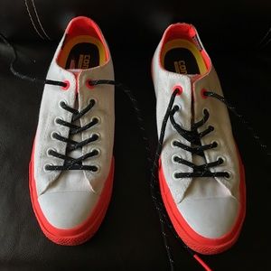 Converse-chuck taylors